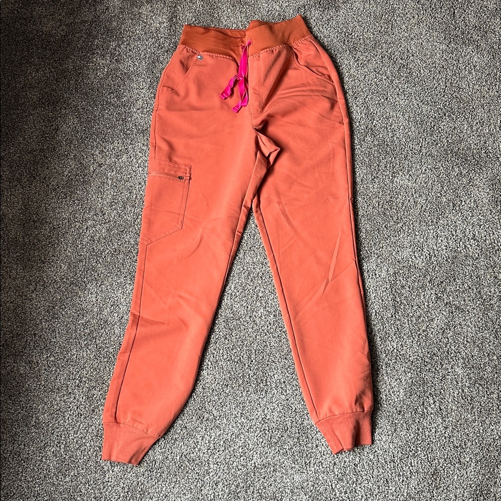Figs joggers Terracotta color
